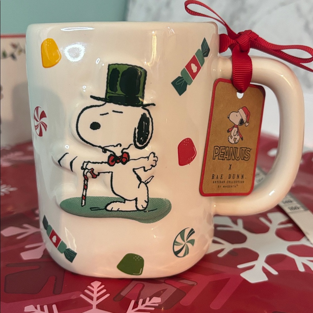 Peanuts holiday mug NWT